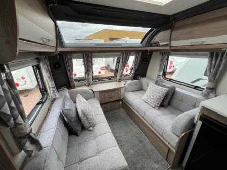 2022 Coachman VIP 565