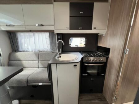 2024 Swift Voyager 584