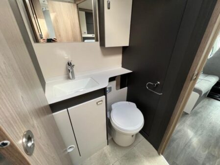 2024 Swift Voyager 584