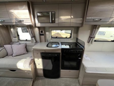 2022 Elddis Platinum 185