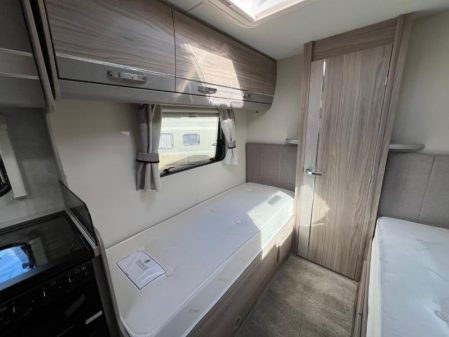 2022 Elddis Platinum 185