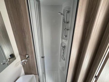 2022 Elddis Platinum 185