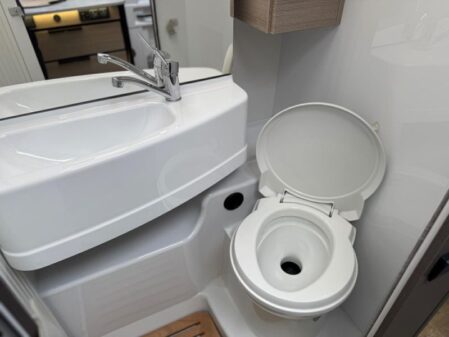 2024 Chausson X650 Exclusive Line Manual
Manual