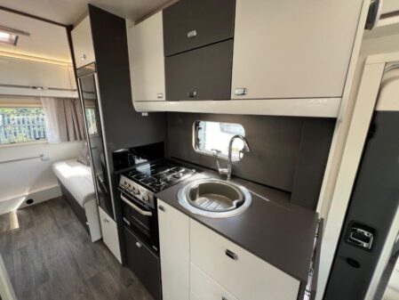 2024 Swift Voyager 475 Manual