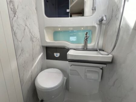 2024 Swift Voyager 475 Manual
