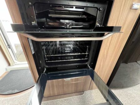 2021 Swift Challenger 530
Incl Mover