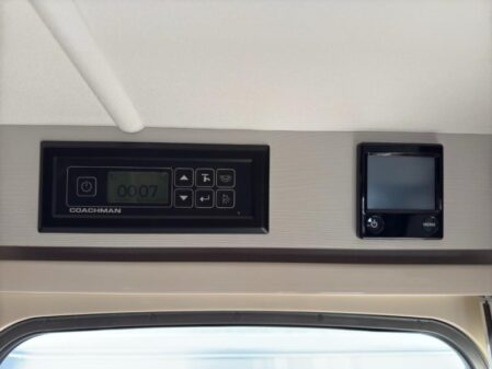 2024 Coachman VIP 460