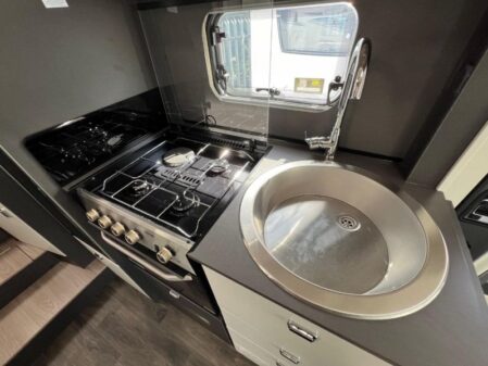 2024 Swift Voyager 485