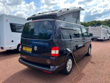 2015 VW Transporter T28 Hi Line 140 TDi SWB
Direct Campers