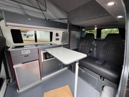 2015 VW Transporter T28 Hi Line 140 TDi SWB
Direct Campers