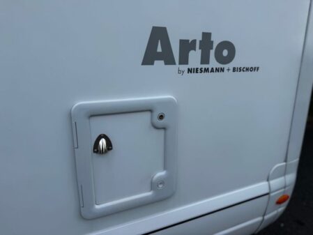 2004 Niesmann and Bischoff Niesmann Bischoff Arto 69P
