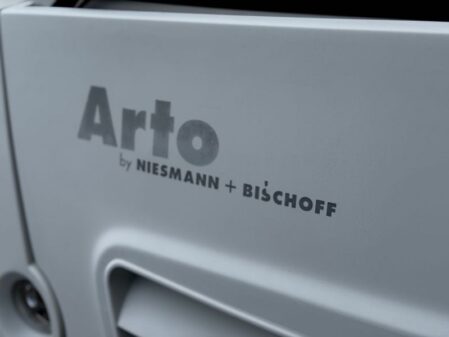 2004 Niesmann and Bischoff Niesmann Bischoff Arto 69P