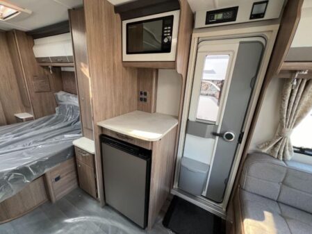 2025 Coachman VIP 575