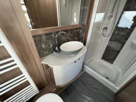 2025 Coachman VIP 575