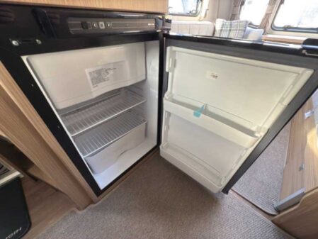2016 Coachman Highlander 380