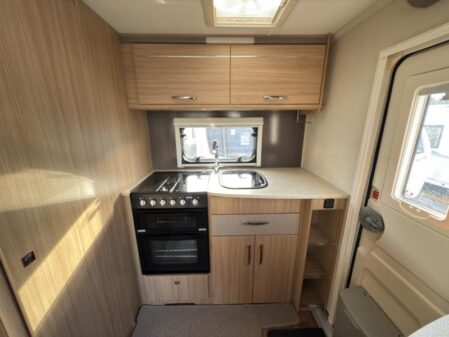 2016 Coachman Highlander 380