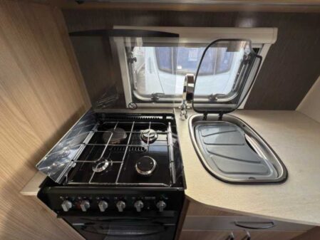 2016 Coachman Highlander 380