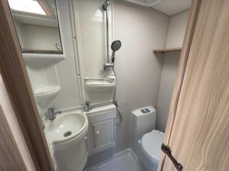 2016 Coachman Highlander 380