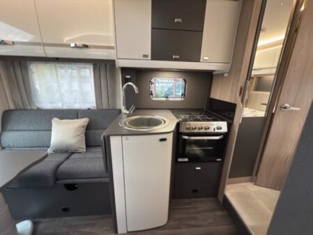 2025 Swift Voyager 564 Auto