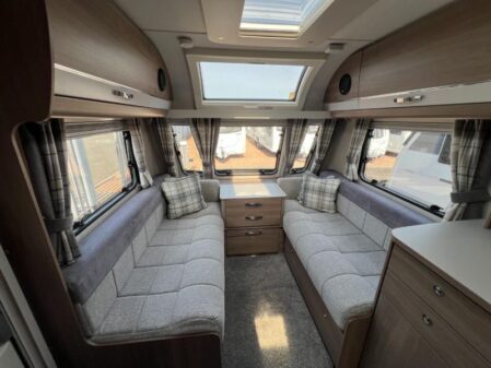 2021 Compass Connoisseur 554
