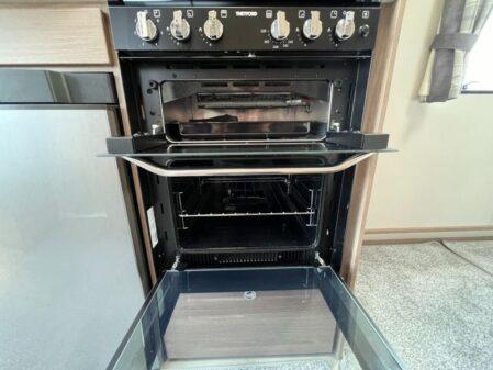 2021 Compass Connoisseur 554