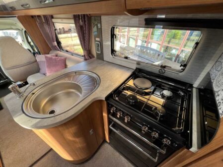 2019 Auto-Trail Tracker FB