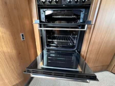 2019 Auto-Trail Tracker FB
