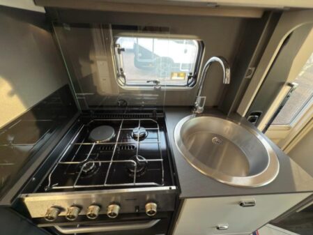 2025 Swift Voyager 494 Auto