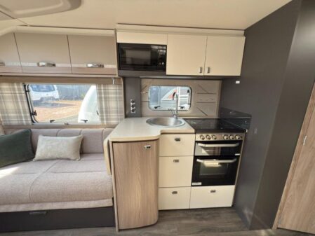 2025 Swift Challenger 670 Grande SE