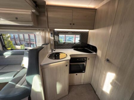 2021 Auto-Trail F60