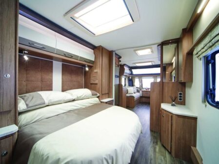 2025 Coachman VIP 675