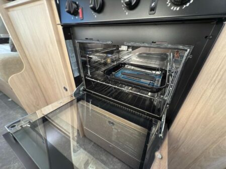 2025 Elddis Autoquest CV40 60th Anniversary Edition
Manual