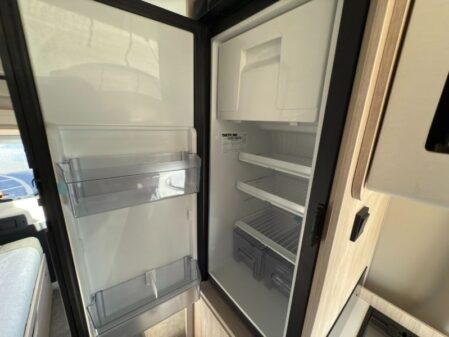 2025 Elddis Autoquest CV40 60th Anniversary Edition
Manual