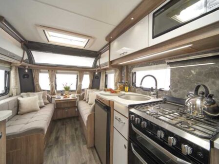 2025 Coachman VIP 565