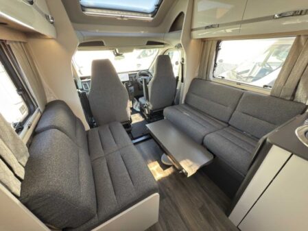 2025 Swift Voyager 584 Auto
