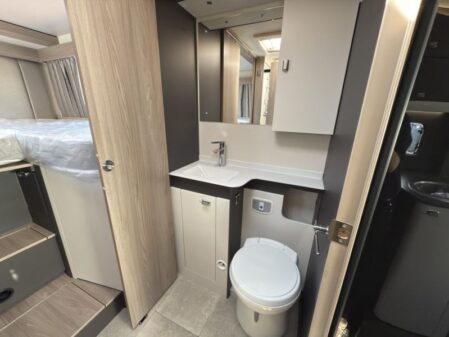 2025 Swift Voyager 584 Auto