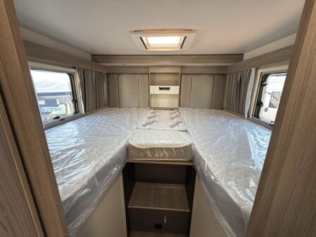 2025 Swift Voyager 584 Auto