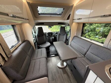 2025 Swift Voyager 584 Auto