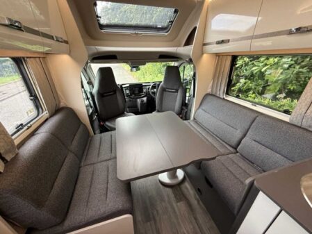 2025 Swift Voyager 584 Auto