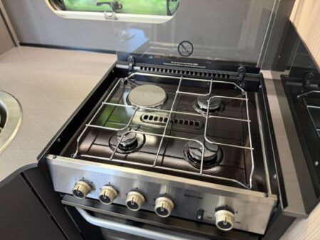 2025 Swift Voyager 584 Auto