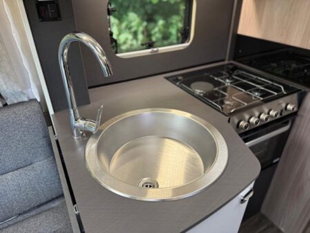 2025 Swift Voyager 584 Auto