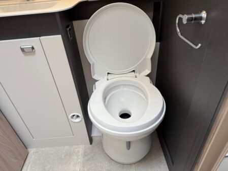 2025 Swift Voyager 584 Auto