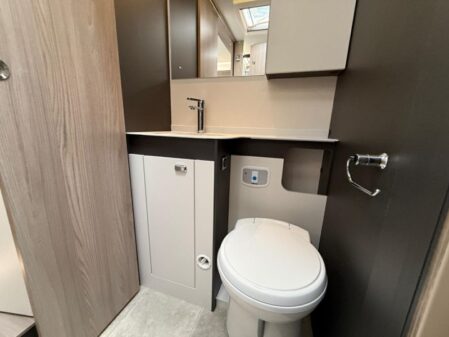 2025 Swift Voyager 584 Auto