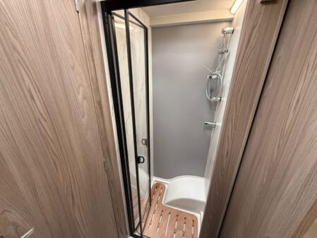 2025 Swift Voyager 584 Auto