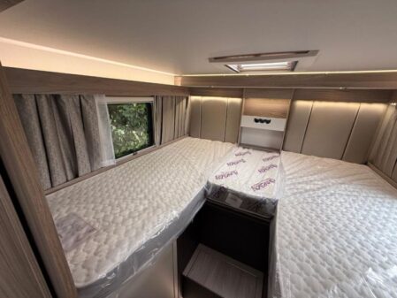 2025 Swift Voyager 584 Auto