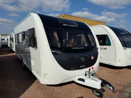2020 Swift Challenger X880
inc Mover