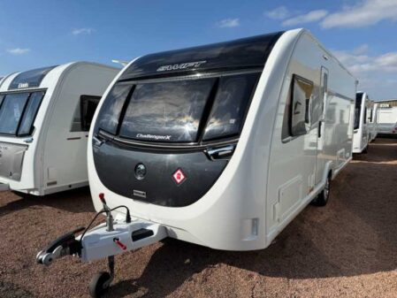 2020 Swift Challenger X880
inc Mover