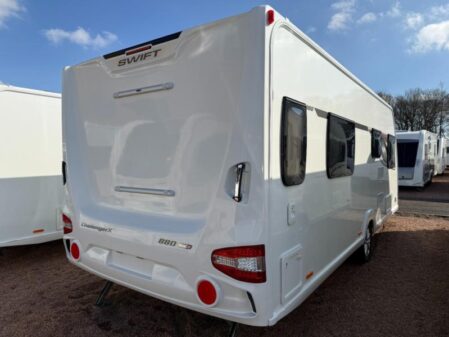 2020 Swift Challenger X880
inc Mover