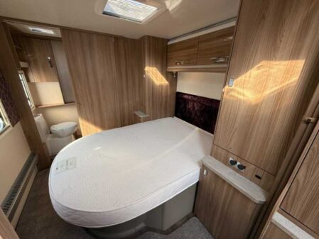 2020 Swift Challenger X880
inc Mover