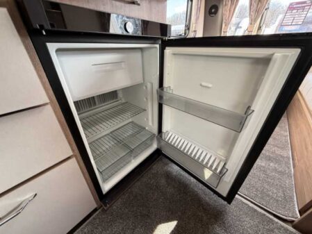 2023 Coachman VIP 520